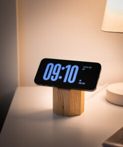 Wooden MagSafe Wireless Charger for Apple iPhone. Fast Qi2 Chrager.